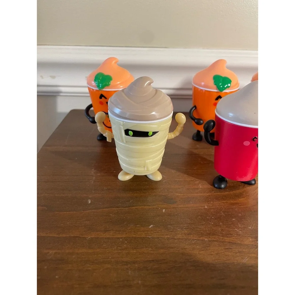 Frosty frights Halloween Collectible Figures Lot of 13 Pumpkin Pirate Mummy more